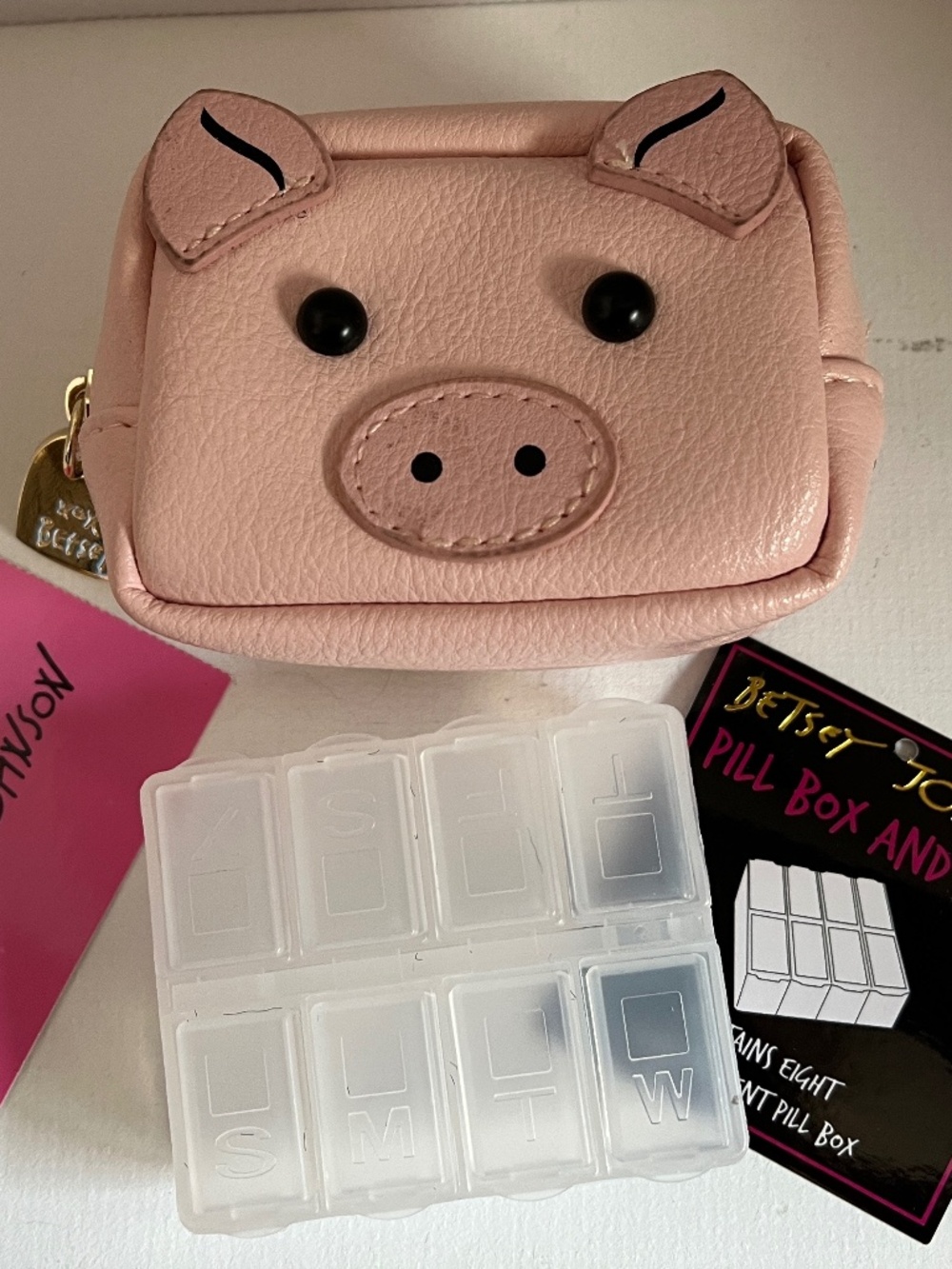 PIG PILL BOX & CASE BETSEY JOHNSON SIGNED NEW